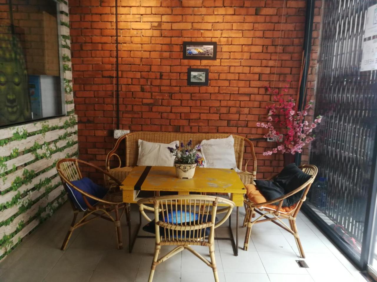 Monkey Motel Cafe Malacca Exterior photo